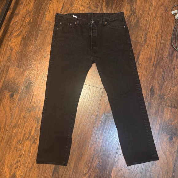Men's Levis Jeans 501 Original Fit Size 42x32 Black Dark Wash - Picture 2 of 8